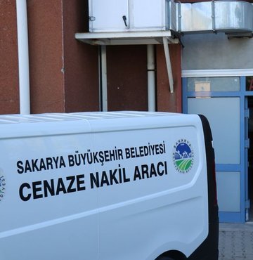 Emekli polis memuru birlikte yaşadığı kadını öldürdü!