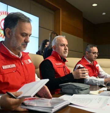 Kahramanmaraş merkezli depremlerin ardından Kızılay’ın AHBAP platformuna çadır satması tepki çekmişti. Bugün ise yeni bir gelişme yaşandı ve Kızılay Başkanı Kerem Kınık istifa etti