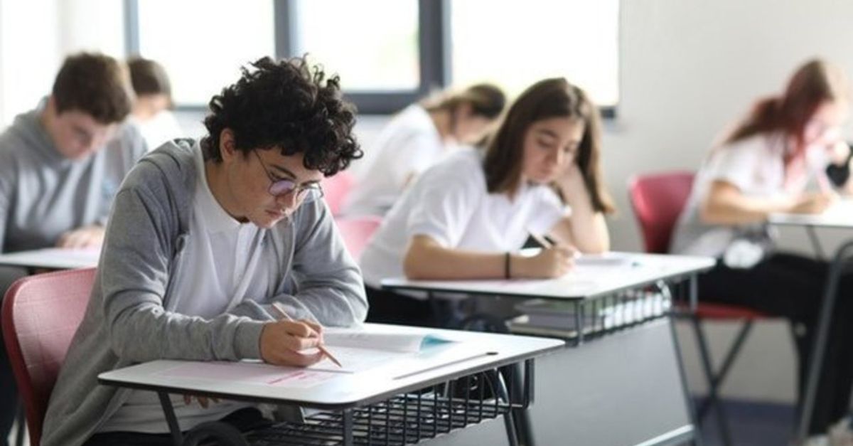 Seçim sonrası 15 Mayıs Pazartesi okullar resmi tatil mi? Bakan Özer açıkladı!