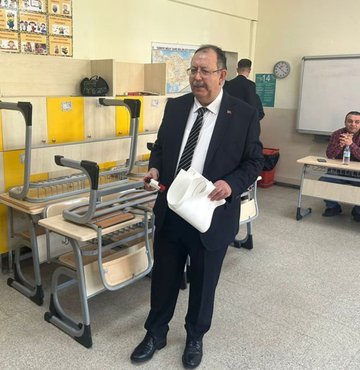 Cumhurbaşkanı Seçimi ve 28. Dönem Milletvekili Genel Seçimleri için oy verme işlemi devam ediyor. Ankara