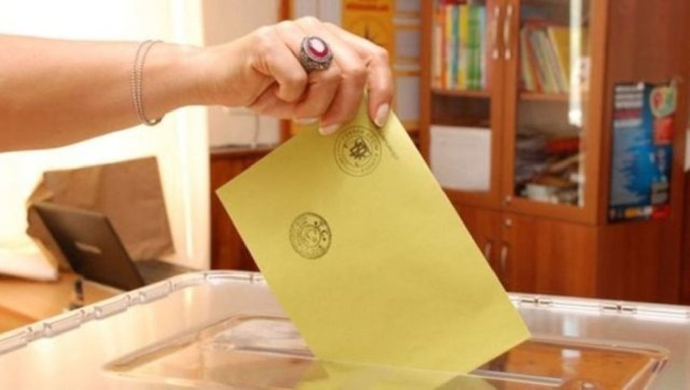 2. TUR SEÇMEN KAĞIDI SORGULAMA: 2. tur Cumhurbaşkanlığı seçiminde seçmenler nerede oy kullanacak? Seçmen kağıdı dağıtılacak mı, farklı bir yerde oy kullanılır mı?