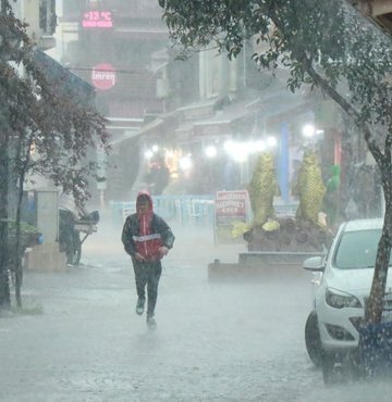 Habertürk Meteoroloji Mühendisi Hüseyin Öztel, sıcak geçecek iki günün ardından yağışların geri döneceğini kaleme aldı