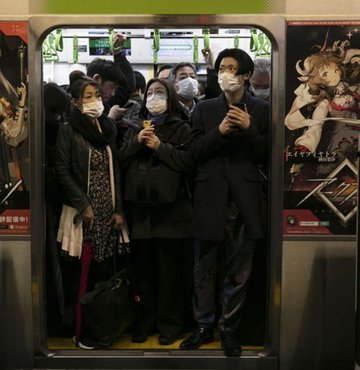 Pandemi sebebiyle neredeyse üç yıl boyunca maske kullanılan Japonya