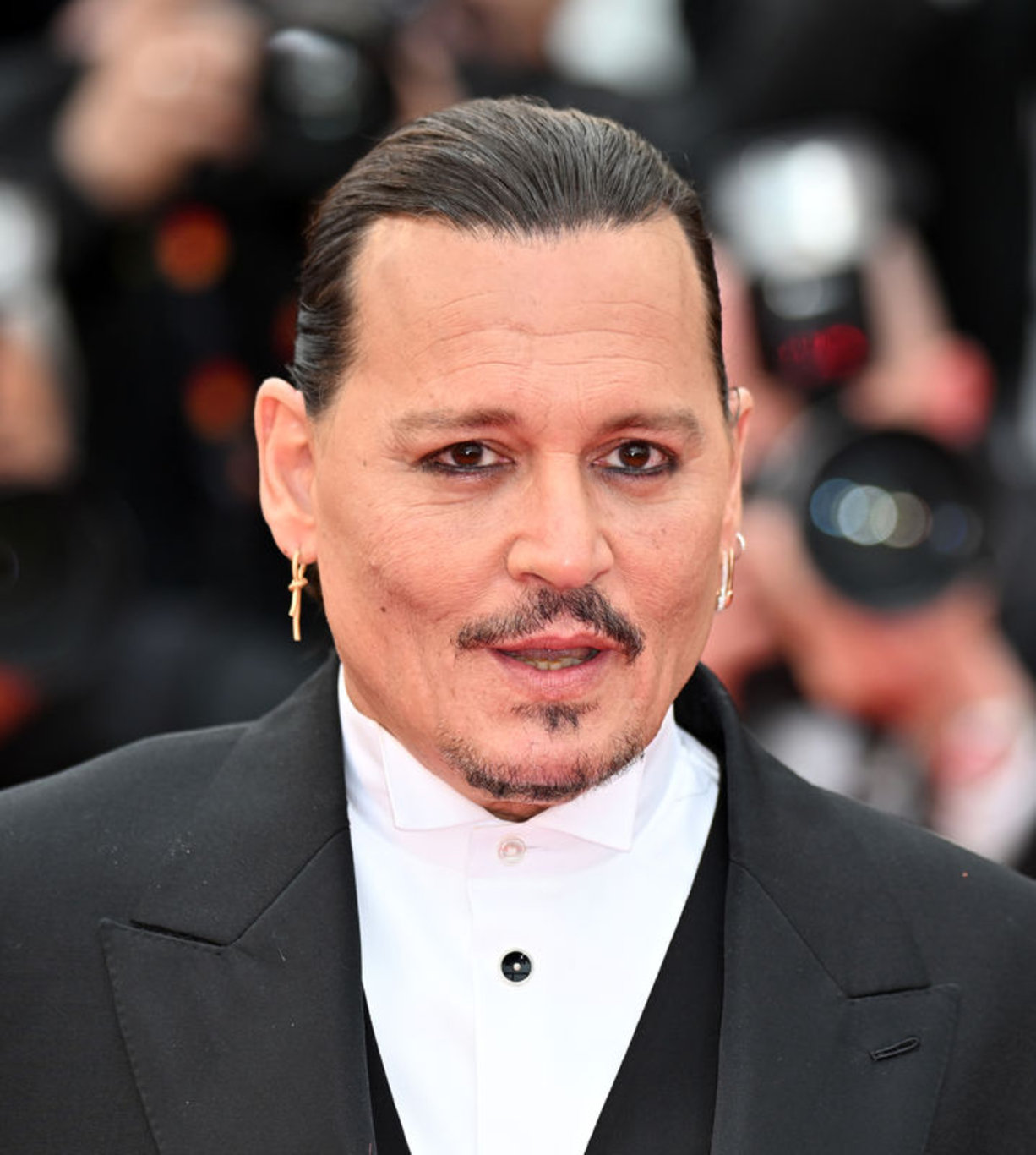 Johnny Depp 7 dakika boyunca ayakta alkışlandı! İşte Cannes Film Festivali kırmızı halısı