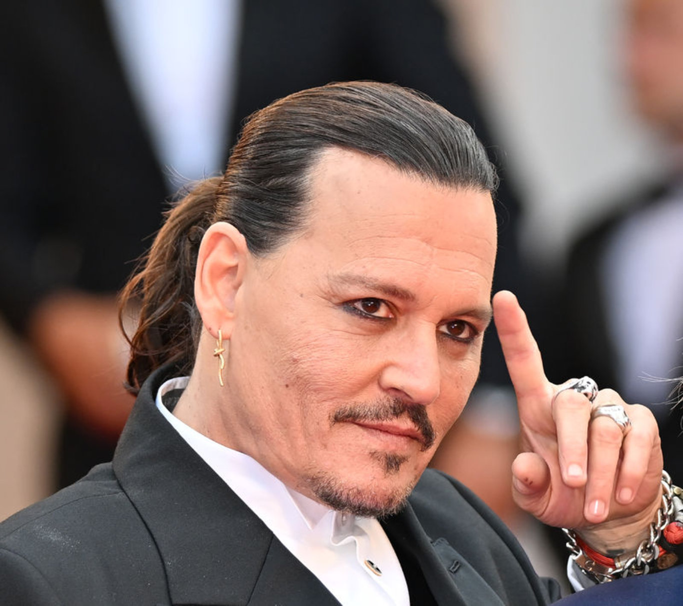 Johnny Depp 7 dakika boyunca ayakta alkışlandı! İşte Cannes Film Festivali kırmızı halısı