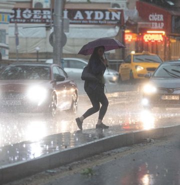 Yurt genelinde bugün sağanak yağış bekleniyor. Yağışların Batı Karadeniz’in iç kesimleri, Ankara, Kırıkkale, Konya, Karaman, Aksaray, Nevşehir, Niğde, Çankırı ve Hakkari ile Isparta