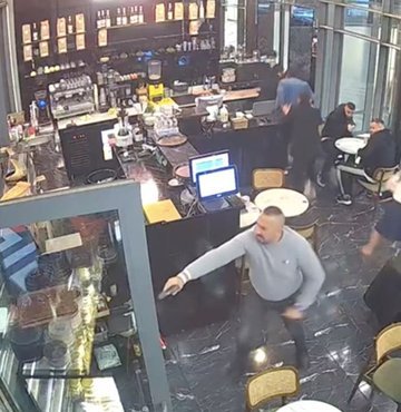 İstanbul’da bir kafeteryada kelimenin tam anlamıyla dehşet yaşandı. Şişli