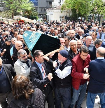 Nuri Sesigüzel, son yolculuğuna uğurlandı. Sesigüzel