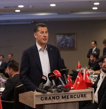 ATA İttifakı Cumhurbaşkanı adayı Sinan Oğan, ikinci tur seçimlerinde hangi adayı destekleyeceğini açıklıyor