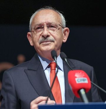 ATA İttifakı Cumhurbaşkanı adayı Sinan Oğan, Cumhurbaşkanlığı ikinci tur seçiminde Cumhurbaşkanı Recep Tayyip Erdoğan