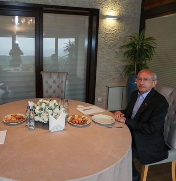 Cumhurbaşkanı adayı Kemal Kılıçdaroğlu ile Zafer Partisi lideri Ümit Özdağ