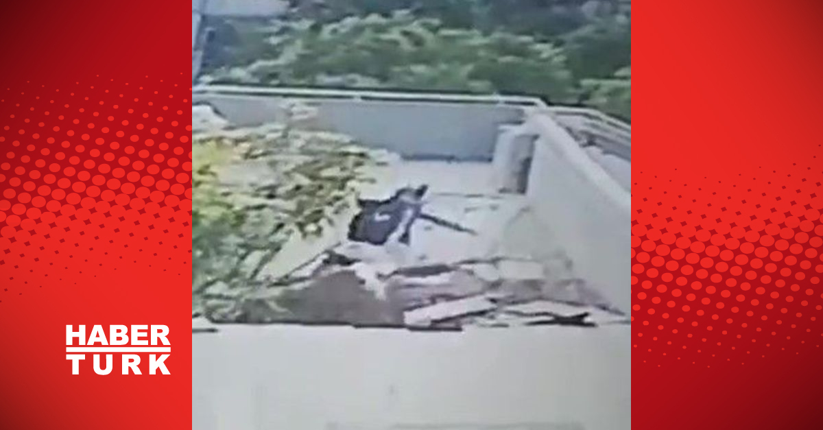 Konya’da feci kaza! Küçük çocuk, vincin çarptığı üst geçitten düştü!