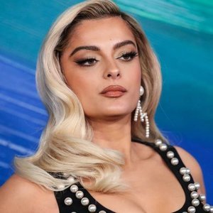 Kendisiyle alay edenlere yalvardı