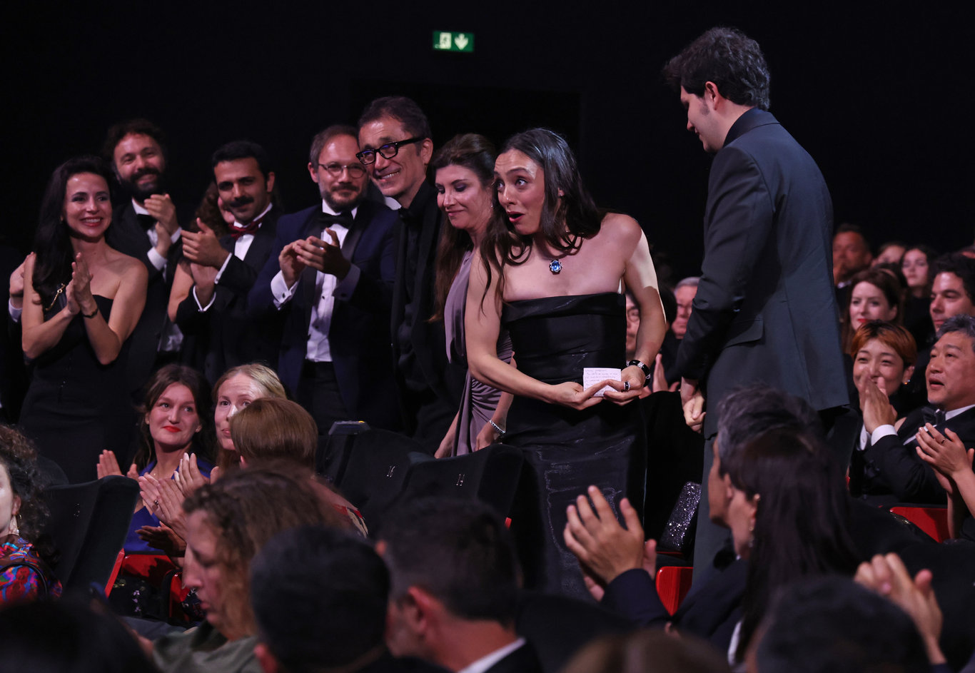 Oyuncu Merve Dizdar, Cannes Film Festivali'nde ödül kazanan ilk Türk kadın olmayı başardı - Magazin Haberleri