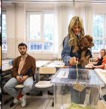 Cumhurbaşkanı Seçimi ikinci tur oylaması için vatandaşlar sabah erkenden sandığın yolunu tuttu. Kimi sedyeyle kimi köpeğiyle, kimi yöresel kıyafetleriyle sandığın başına gitti. İşte oy kullananan vatandaşlar görüntüler...