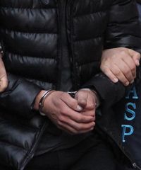 Okulda sahte müşahit kartıyla yakalandı