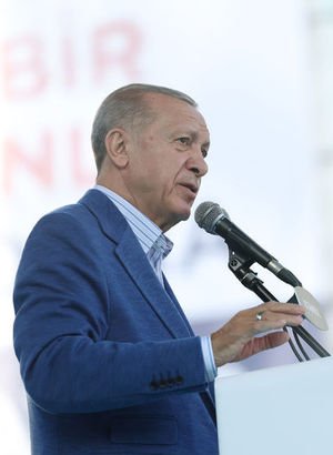 Cumhurbaşkanı Erdoğan'dan sandık görevlilerine çağrı