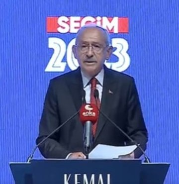Millet İttifakı Cumhurbaşkanı Adayı ve CHP lideri Kemal Kılıçdaroğlu açıklamalarda bulundu. "Kimsenin hakkının yenmesine izin veremezdim, vermedim" diyen Kılıçdaroğlu, Bu seçimde halkın otoriter yönetimi değiştirme iradesi tüm baskılara rağmen net olarak ortaya çıkmıştır. Mücadele vermeye devam edeceğim" ifadesini kullandı.