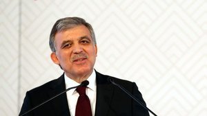 Abdullah Gül'den Cumhurbaşkanı Erdoğan'a tebrik