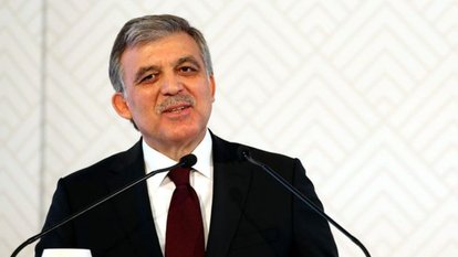 Abdullah Gül'den Cumhurbaşkanı Erdoğan'a tebrik