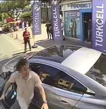 Kadın otobüs şoförüne bıçak çekti! Yolcular siper oldu