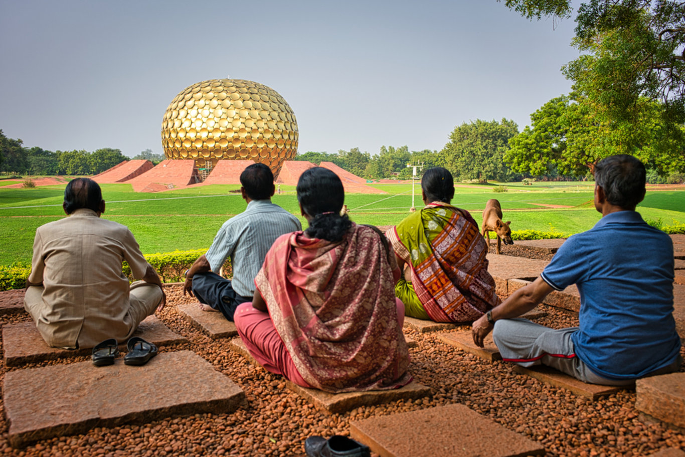 Auroville şehrinde insanlar para, din ve siyaset olmadan yaşıyor