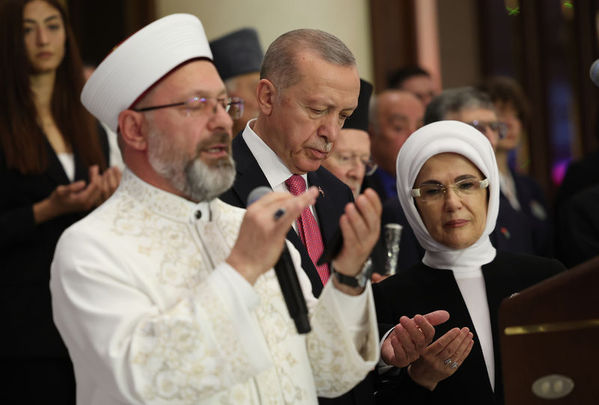Diyanet İşleri Başkanı Ali Erbaş, Cumhurbaşkanı Erdoğan’ın konuşmasının ardından dua etti.