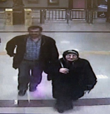 Samsun’dan İstanbul’a gezmeye gelen 57 yaşındaki kadın esrarengiz şekilde ortadan kayboldu. Kızına gelen telefonda ‘Ben polisim annen trafik kazası geçirdi’ denildi. Ancak bu, katil tarafından oynanan bir oyundu. Polis tarafından yapılan çalışmada evden yalnız çıkan Fatma Top