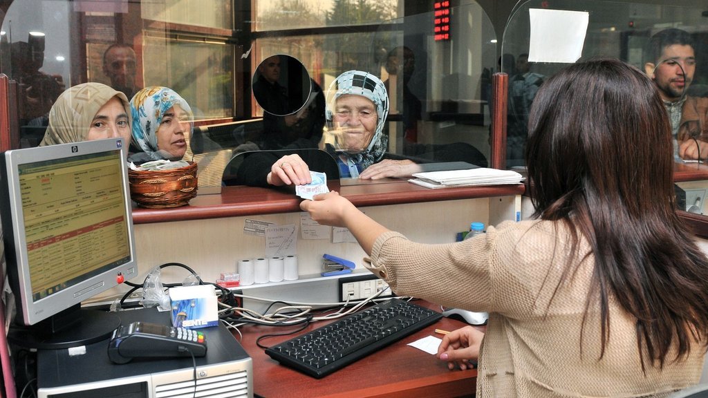 Milyonların gözü iki bakanda