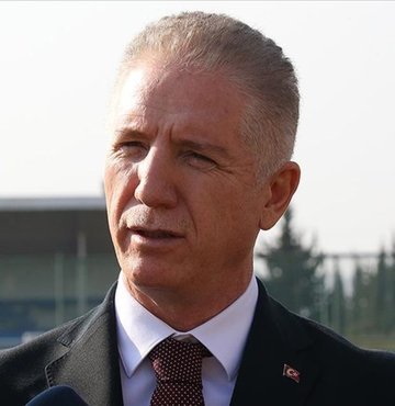 Cumhurbaşkanlığı İletişim Başkanlığından yapılan açıklamada, "Cumhurbaşkanımız Sayın Recep Tayyip Erdoğan, İstanbul Valisi olarak Sayın Davut Gül