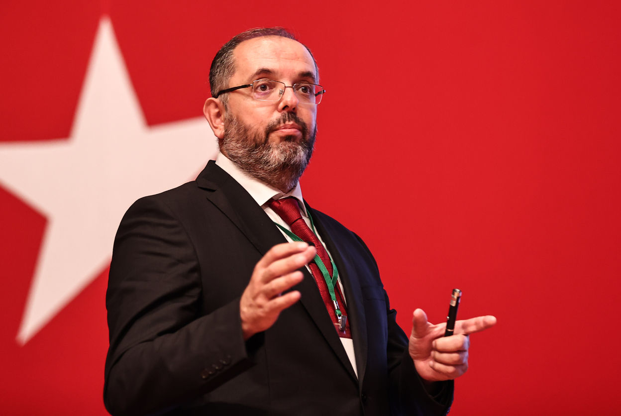 Prof. Dr. Erhan Afyoncu