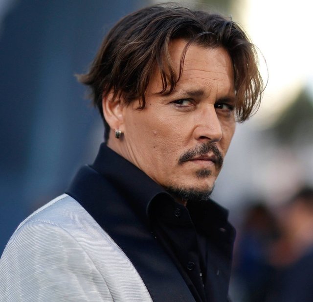 Johnny Depp, 20 milyon doları elinin tersiyle itti! 'Karayip Korsanları ...