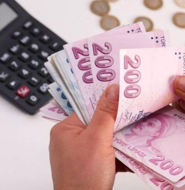 Asgari Ücret tespit Komisyonu, temmuz ayında yapılacak ara zammı görüşmek üzere yarın toplanıyor. Asgari ücrete yapılacak zammı tüm çalışanlar merakla bekliyor. Peki asgari ücrete yapılan zamlar ortalama ücretlere ne kadar yansıyor? Habertürk’ten Ahmet Kıvanç, asgari ücret ile ilgili merak edilenleri yazdı