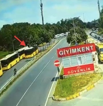 İstanbul Esenler’de çalınan İETT otobüsü Bağcılar’da terk edilmiş halde bulundu. Çalışma yapan polis, güvenlik kamera görüntülerine ulaştı. Yapılan soruşturmanın ardından otobüsü çalan şüpheli Mustafa K. (36) yakalandı