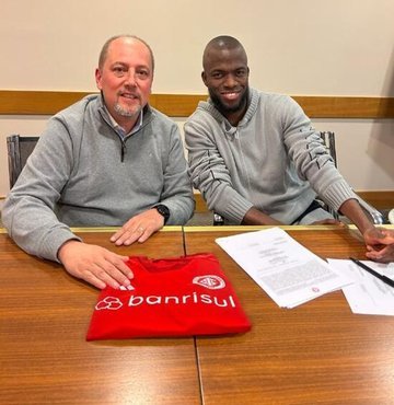 Fenerbahçe ile sözleşmesi sona eren Enner Valencia, Brezilya ekibi Internacional ile 3 yıllık sözleşme imzaladı.
