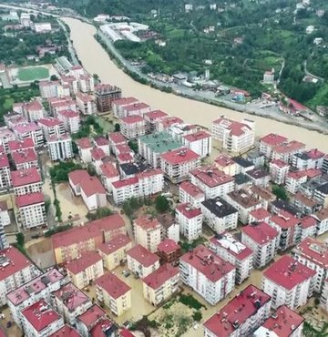 Karadeniz Teknik Üniversitesi (KTÜ) Heyelan Uygulama ve Araştırma Merkezi üyesi Jeoloji Mühendisi Prof. Dr. Hakan Ersoy, Doğu Karadeniz