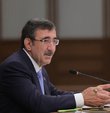Cumhurbaşkanı Yardımcısı Cevdet Yılmaz, enflasyonda tek haneli rakamlara kısa sürede ulaşılamayacağını ve Orta Vadeli Program