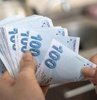 Temmuz ayının yaklaşmasıyla birlikte asgari ücret zammı hakkında işçilerin ve iş verenlerin araştırması hız kazandı. İlk 6 aylık enflasyon rakamlarına göre belirlenecek olan asgari ücret zammında 5 aylık enflasyon farkı yüzde 15,26 olarak açıklandı. Cumhurbaşkanı Yardımcısı Cevdet Yılmaz "Asgari ücret görüşmeleri başlamış durumda. Temmuz ayı içinde bitecek ve enflasyona ezdirmemeye dönük bir yaklaşım sergileyeceğiz." ifadelerini kullandı. Konuyla ilgili, “2023 yeni asgari ücret zammı ne kadar, yüzde kaç olacak? sorusunun yanıtlarını sizler için derledik.