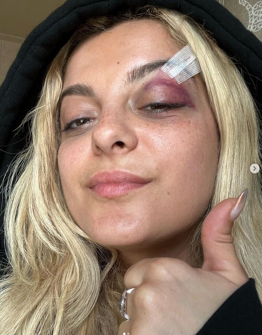 Bebe Rexha'ya sahnede telefonlu saldırı - Magazin haberleri