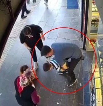Soluk borusuna şeker kaçan çocuk Heimlich manevrasıyla kurtarıldı