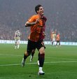 Süper Lig şampiyonu Galatasaray, Acun Ilıcalı’nın da sahini olduğu İngiltere EFL Championship Lig takımından Hull City ile hazırlık maçı için karşı karşıya gelecek. Kocaeli Stadyumu’nda karşılaşacak iki takımın maç biletleri nereden ve nasıl alındığı futbolseveler tarafından merak ediliyor. Peki, Galatasaray Hull City maçı ne zaman ve biletleri nereden alınır? İşte detaylar…