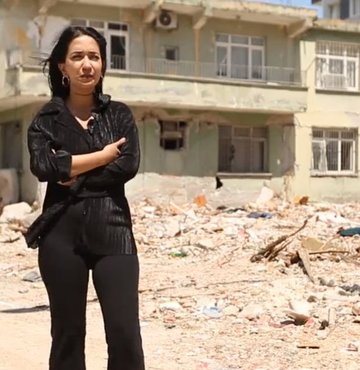 On binlerce insanın hayatını kaybettiği Kahramanmaraş merkezli deprem felaketinde ailesini kaybeden ancak büyük bir acının tam ortasında mucizelerle dolu bir hikayenin parçası olan Havvanur Koşar, Hatay