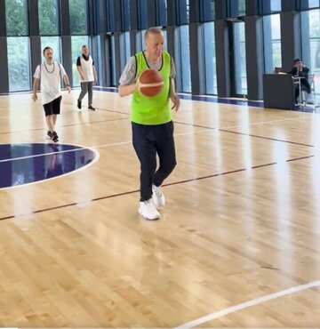 Cumhurbaşkanı Erdoğan basketbol oynadı, o anları AK Partili Mustafa Varank "Arada maçtan kaytarıp video çektiğim doğrudur..." notuyla paylaştı.