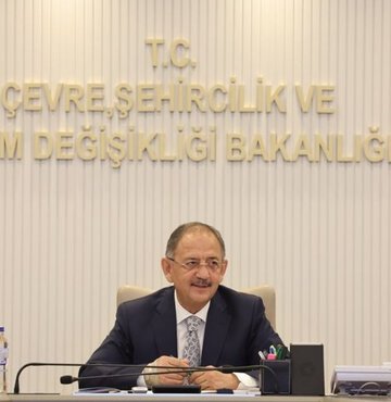 Çevre, Şehircilik ve İklim Değişikliği Bakanı Mehmet Özhaseki, "Bundan sonra ne olursa olsun fay hatları ve kırıkları üzerinde yapılaşma olmayacak" dedi. 