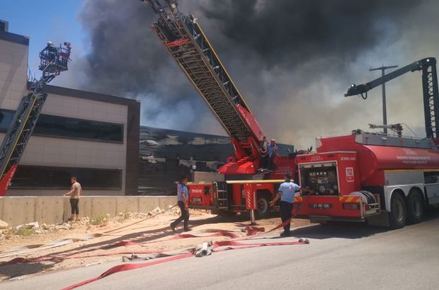 Gaziantep´te fabrika yangını! 10 kişi hastanelik oldu
