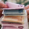 Emekli zammı son dakika gelişmeleri, milyonlarca SSK ve Bağ-Kur emeklisinin gündeminde yer alıyor. Ocak ayında refah payı ile yüzde 30 oranında zam alan emeklilerin en düşük maaşı 7 bin 500 TL