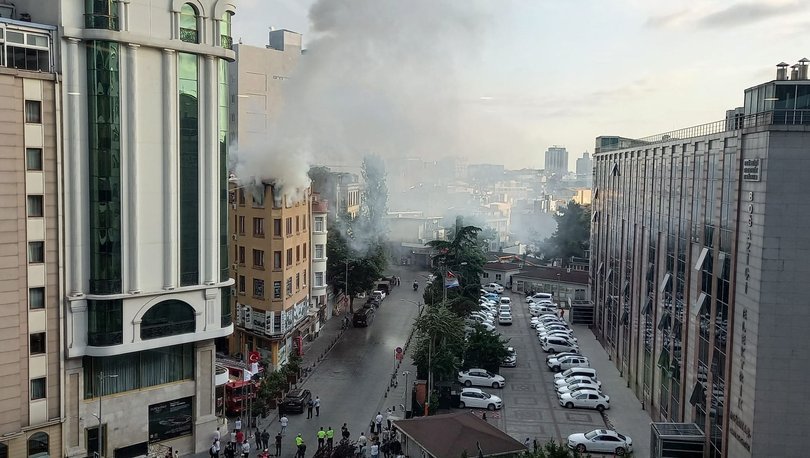 Taksim-Talimhane oteller bölgesinde yangın çıktı