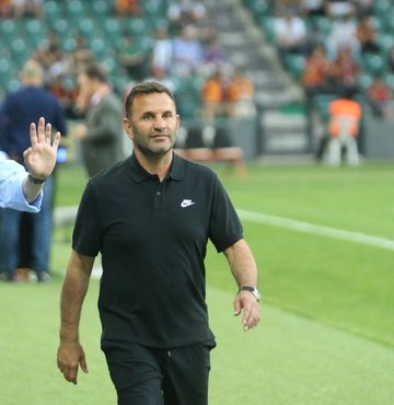 Galatasaray Teknik Direktörü Okan Buruk, Hull City maçının ardından açıklamalar yaptı ve Yusuf Demir ile Icardi