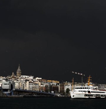 İstanbullular, son günlerde yüksek sıcaklık ve yüksek nem ile birlikte bunaltıcı havanın etkisinde kaldı. Meteoroloji