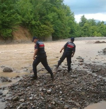 Başta Batı Karadeniz olmak üzere çok sayıda ili etkileyen şiddetli sağanak yağış Samsun
